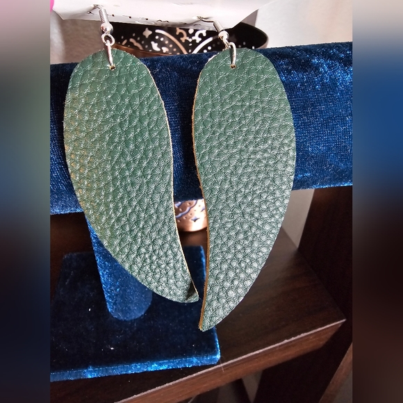 Boho Chic Triple Layered Faux Leather Earrings NWOT - Picture 4 of 6